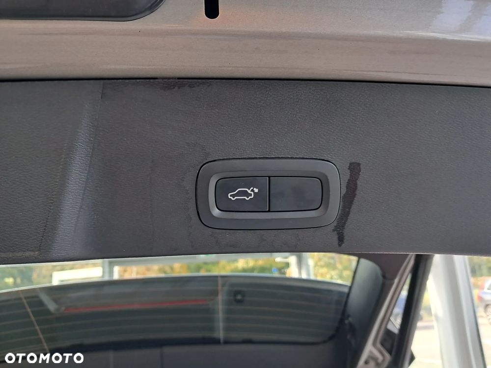 Volvo XC 40 T3 Momentum - 23
