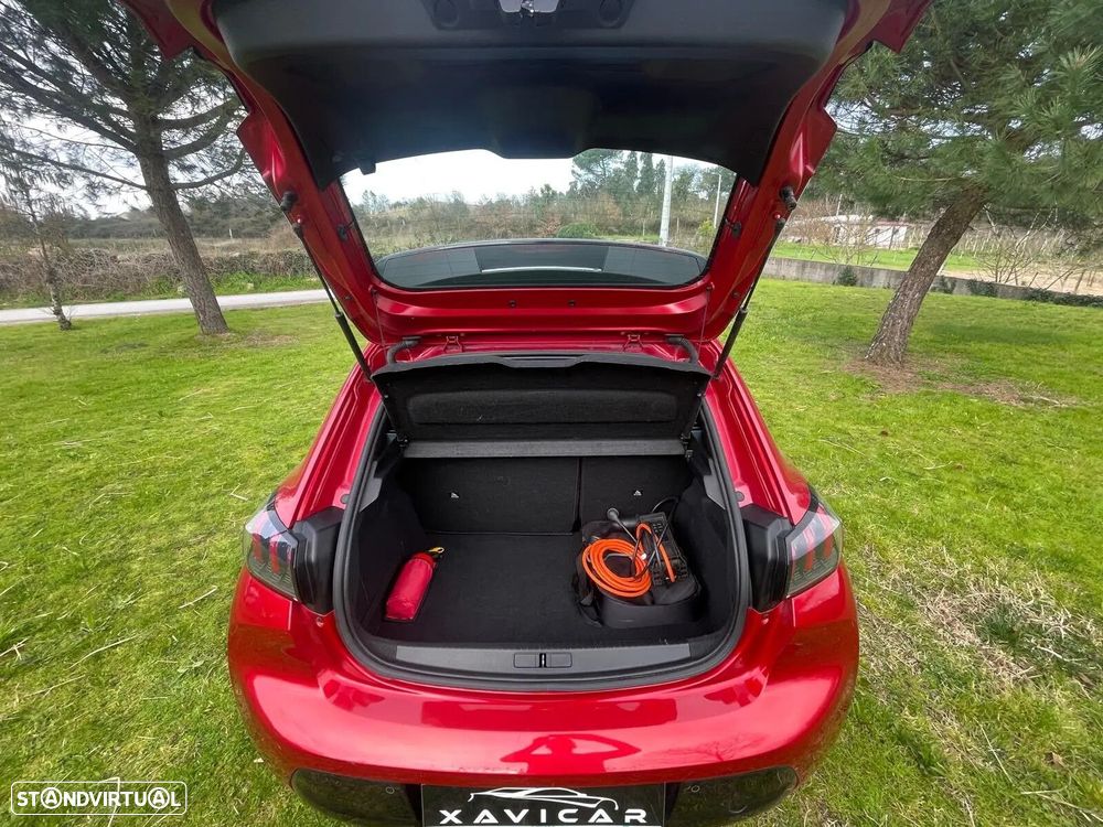 Peugeot e-208 Allure - 29