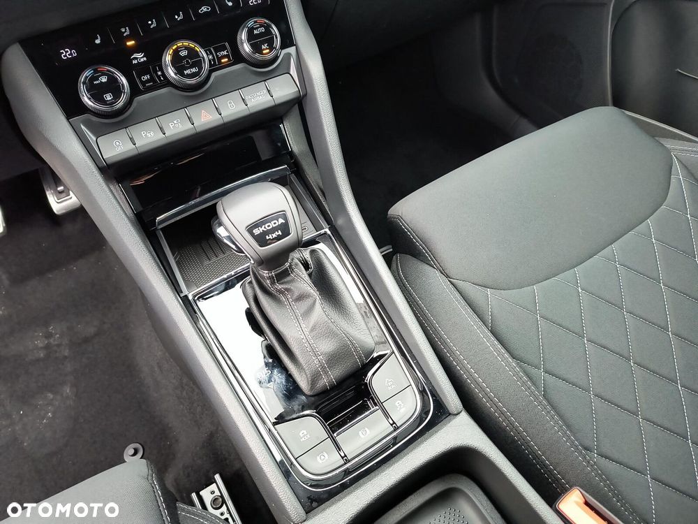 Skoda Karoq 2.0 TDI SCR 4x4 Sportline DSG - 14