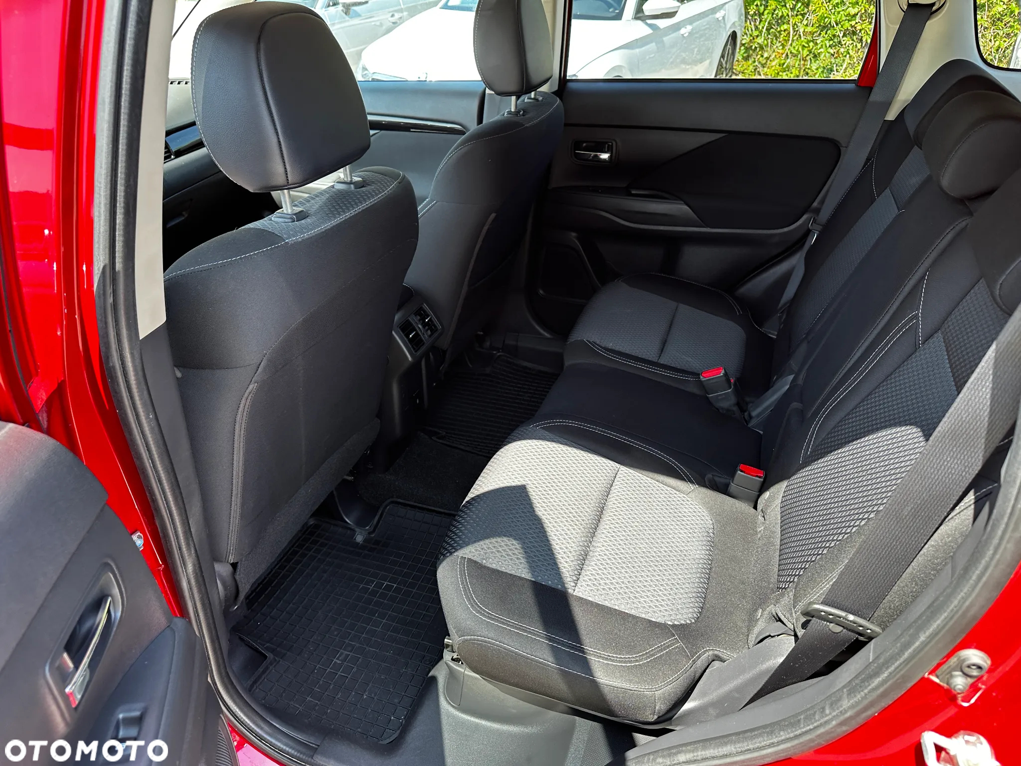 Mitsubishi Outlander - 21