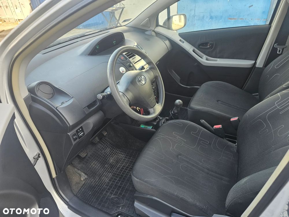 Toyota Yaris 1.0 Entry - 8