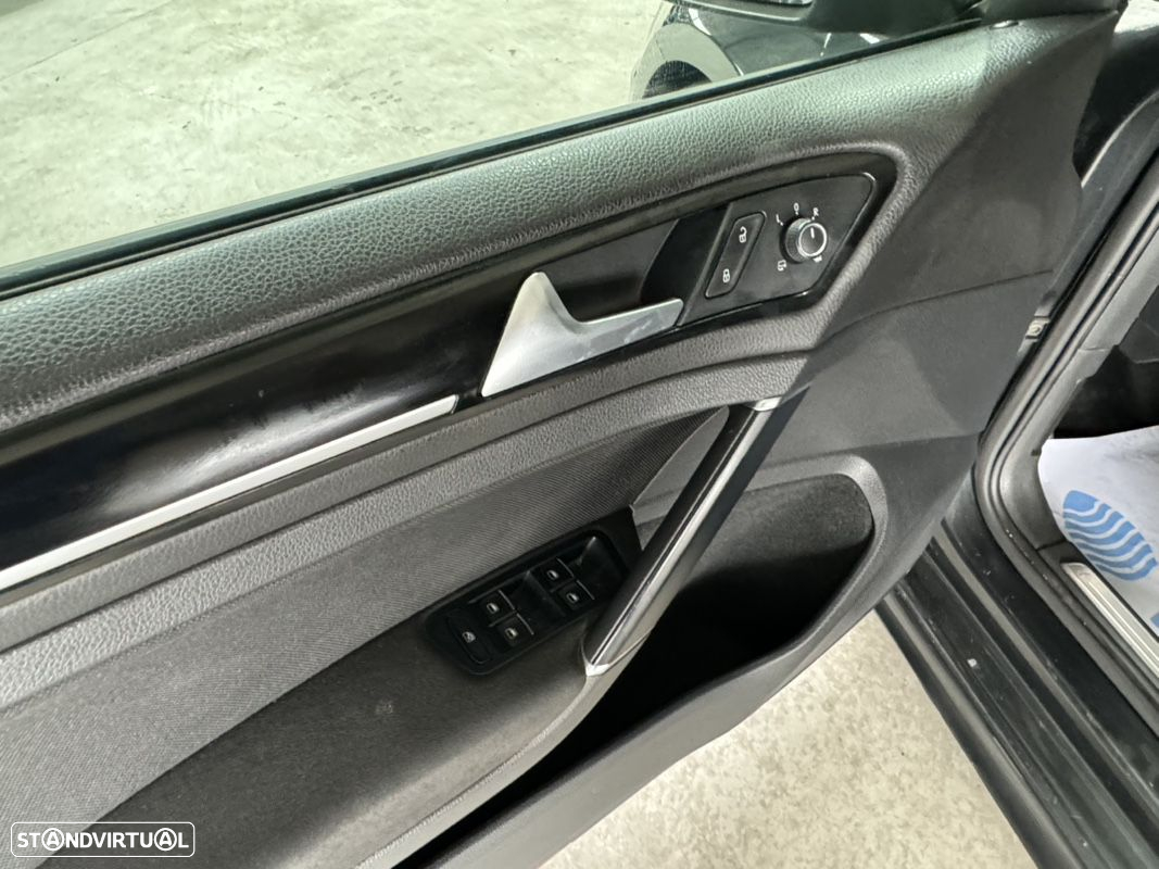 VW Golf 2.0 TDi GTD DSG - 49