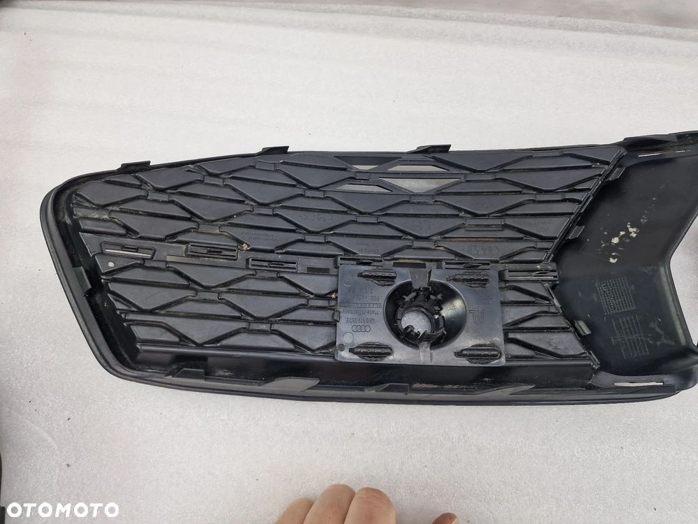 AUDI A6 C8 4K0 18- LEWA / PRAWA KRATKA BOCZNA ZDERZAKA PRZEDNIEGO PRZÓD NA PDC , NR 4K0807681D / 4K0807647D / 4K0807682D / 4K0807648D , NR AUKCJI E/8 - 6
