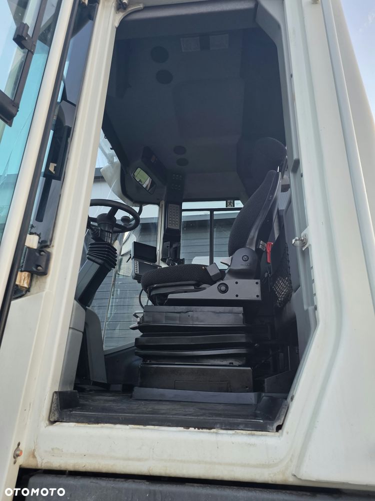 Liebherr L580 XPOWER - 9