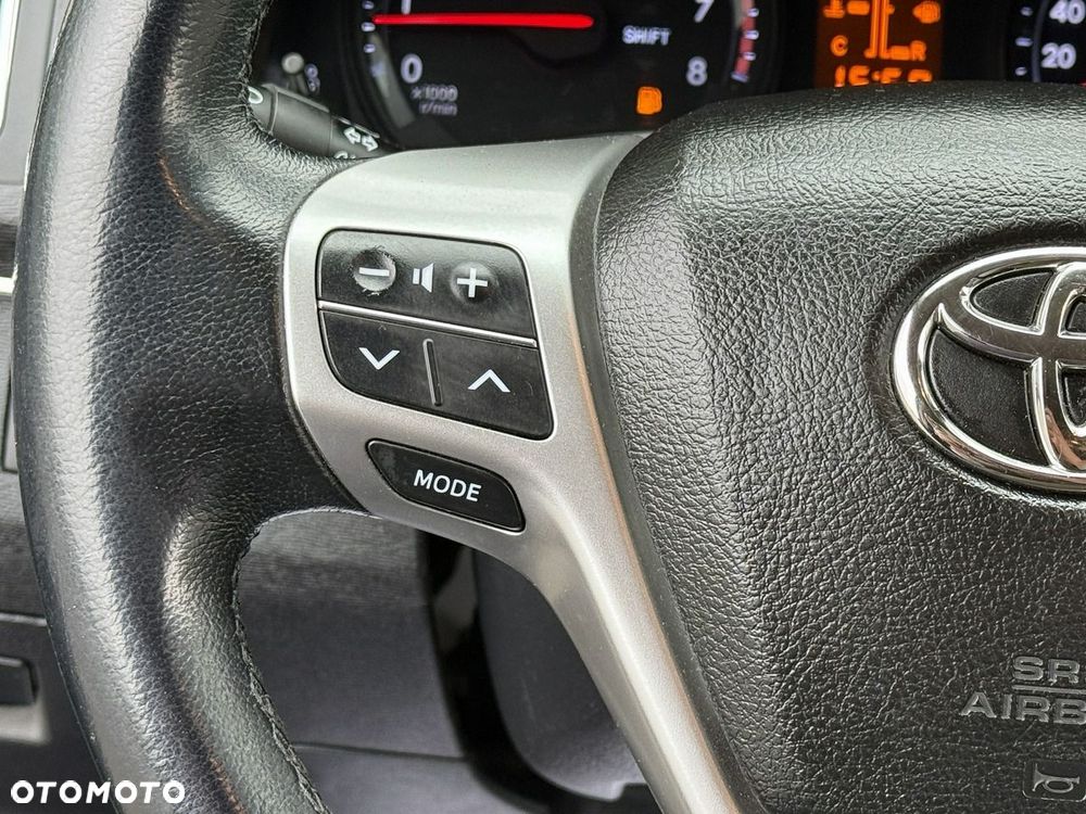 Toyota Avensis 1.8 Executive - 11