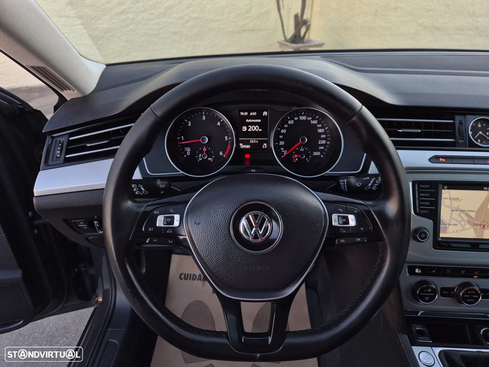 VW Passat Variant 2.0 TDI Confortline - 25