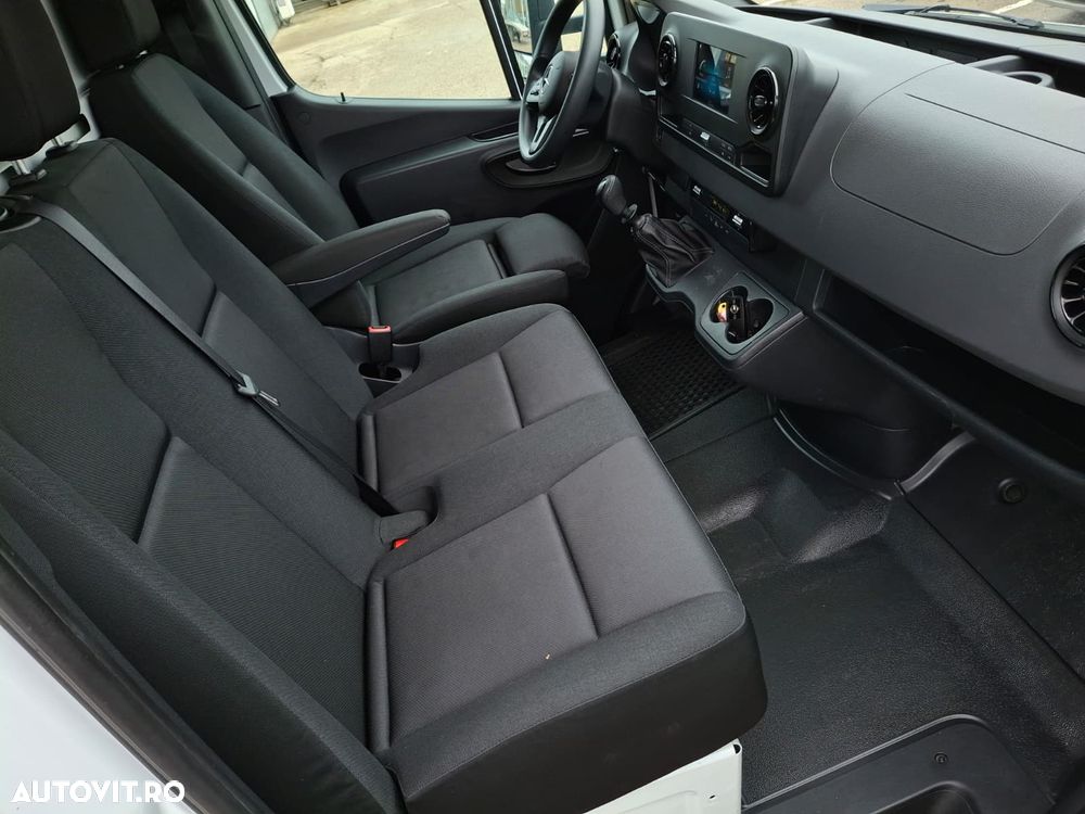 Mercedes-Benz Sprinter - 11