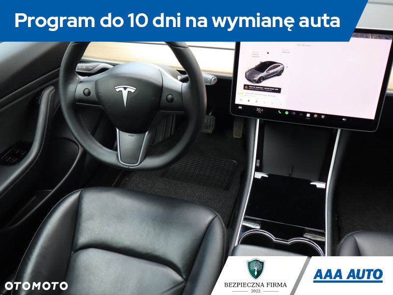 Tesla Model 3 - 8