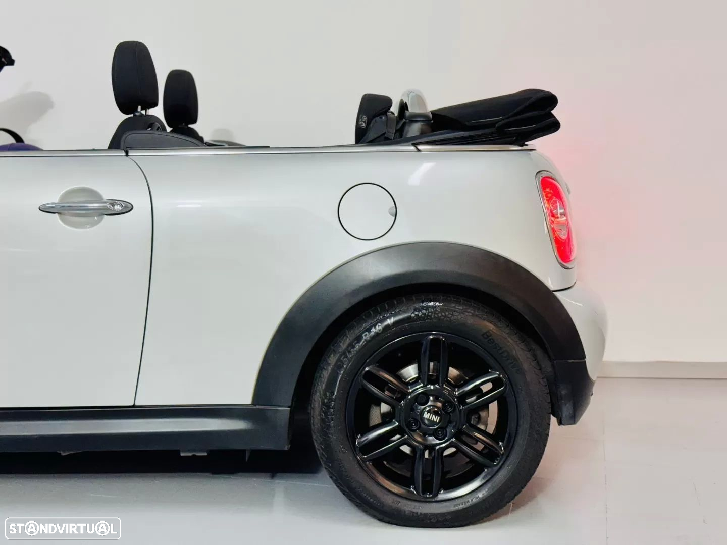 MINI Cabrio Cooper D - 16