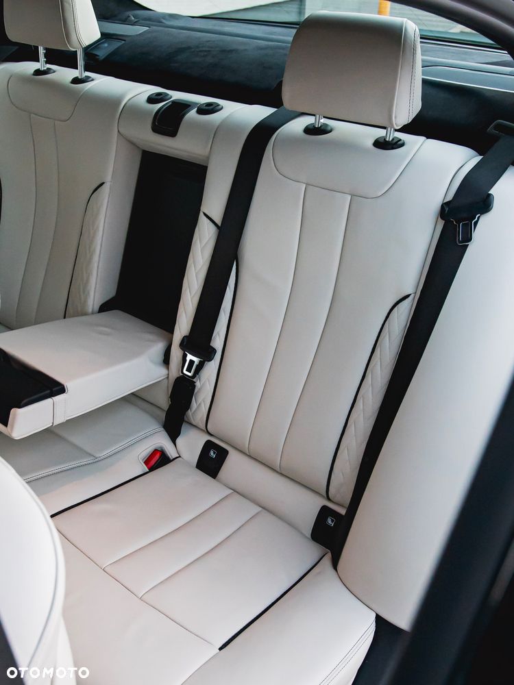 BMW Seria 5 M550i xDrive - 35