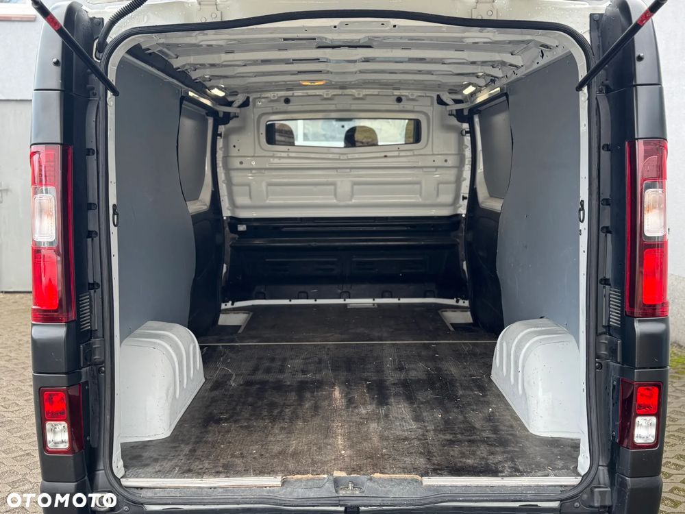 Opel Vivaro - 11