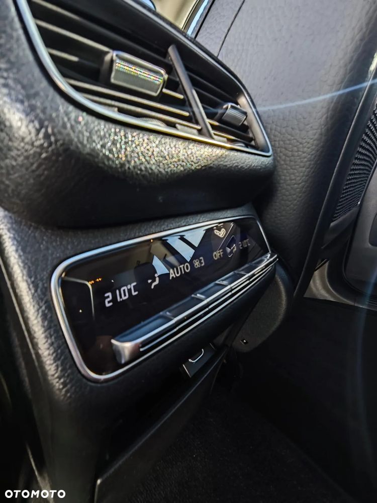 Mercedes-Benz GLS - 23