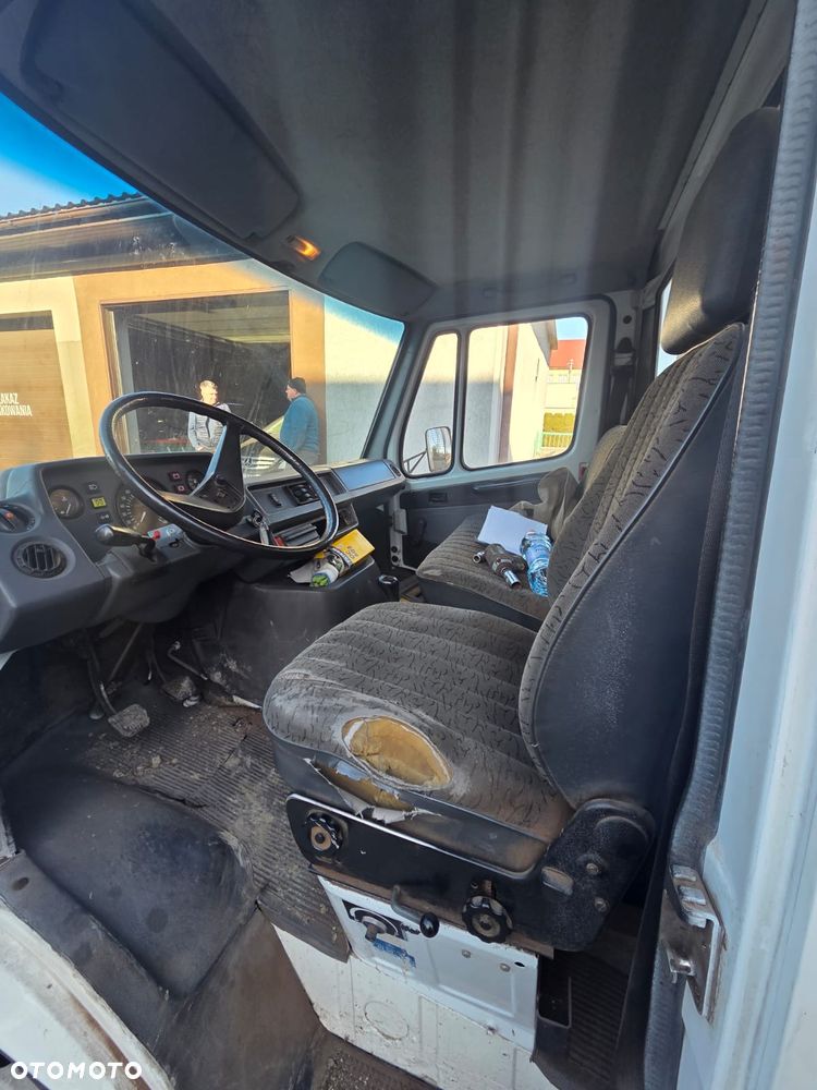 Mercedes-Benz 408D - 11