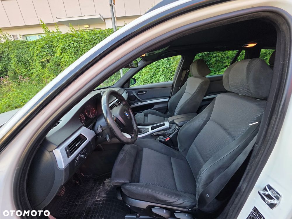 BMW Seria 3 320i Edition Sport - 16