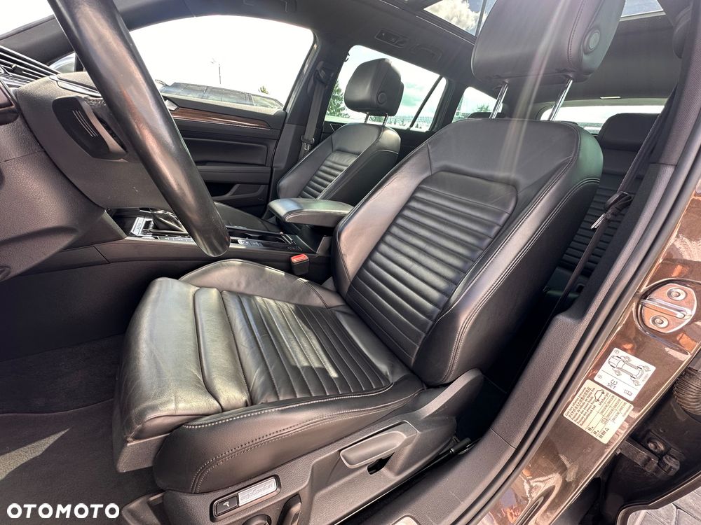 Volkswagen Passat Alltrack 2.0 TDI SCR 4Motion DSG - 17