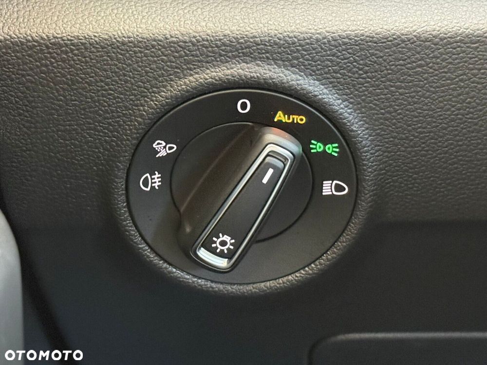 Volkswagen T-Roc - 31