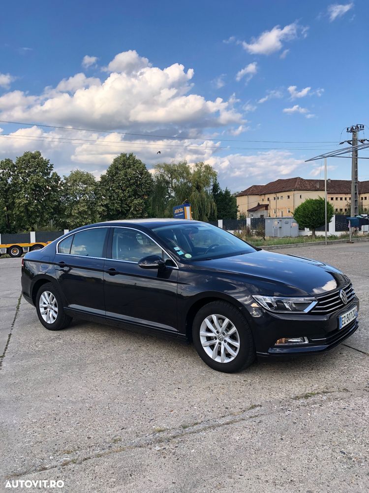 Volkswagen Passat 1.6 TDI DSG Comfortline - 1