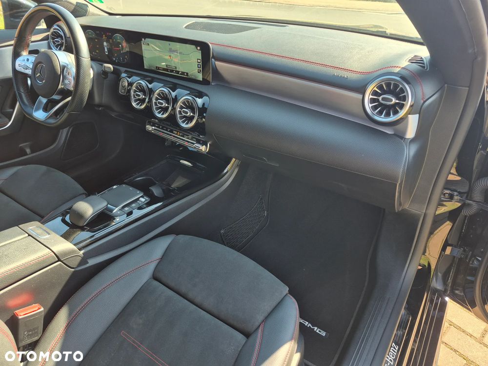 Mercedes-Benz CLA 180 d 7G-DCT AMG Line - 11