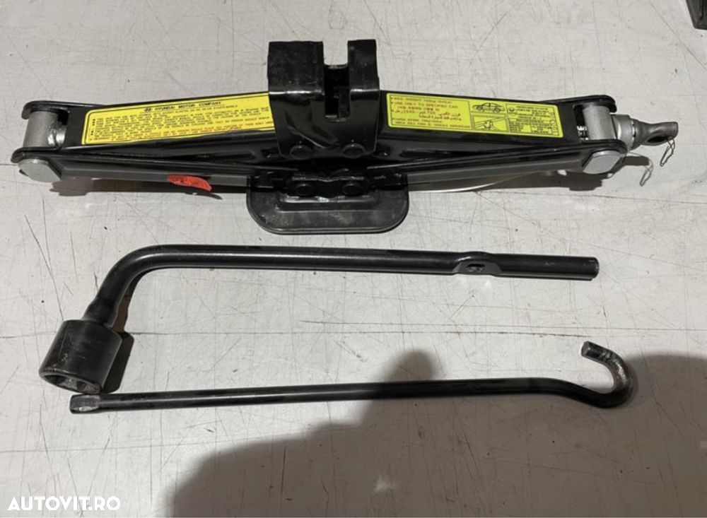 Cric auto original Hyundai I10 i20 i30 - 1