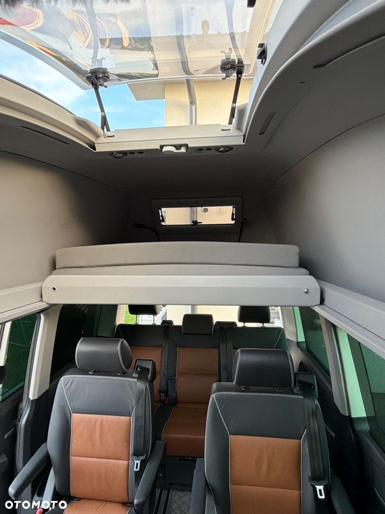 Volkswagen Multivan - 21