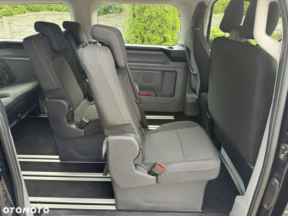 Ford Tourneo Custom - 27