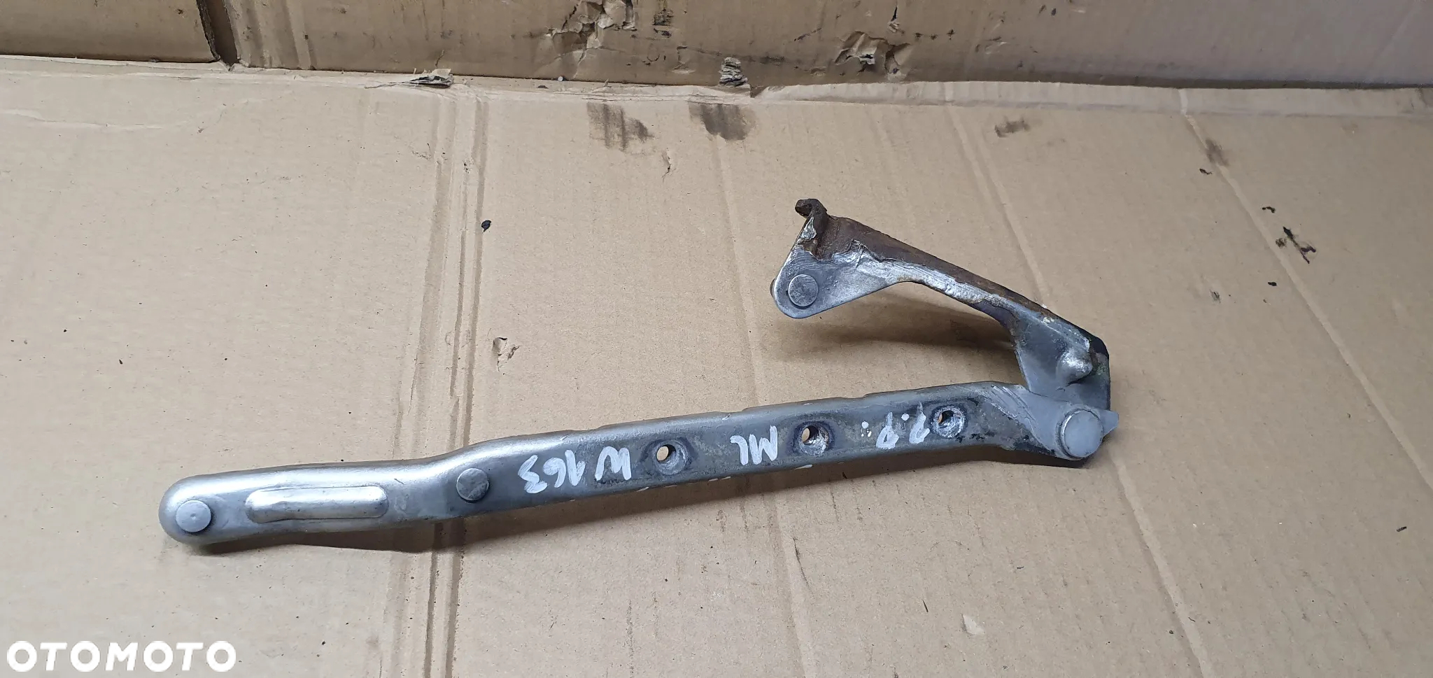 Zawias maski prawy przód przedni Mercedes ML W163 - 5