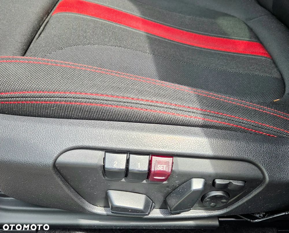 BMW Seria 2 218d Sport-Aut Sport Line - 19