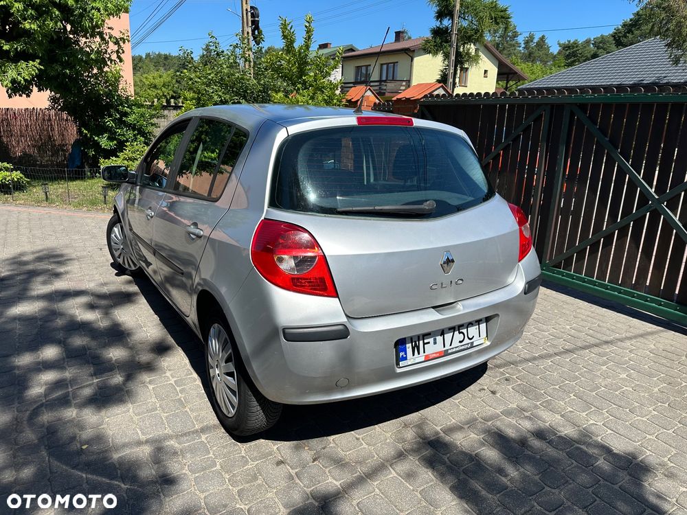 Renault Clio - 9