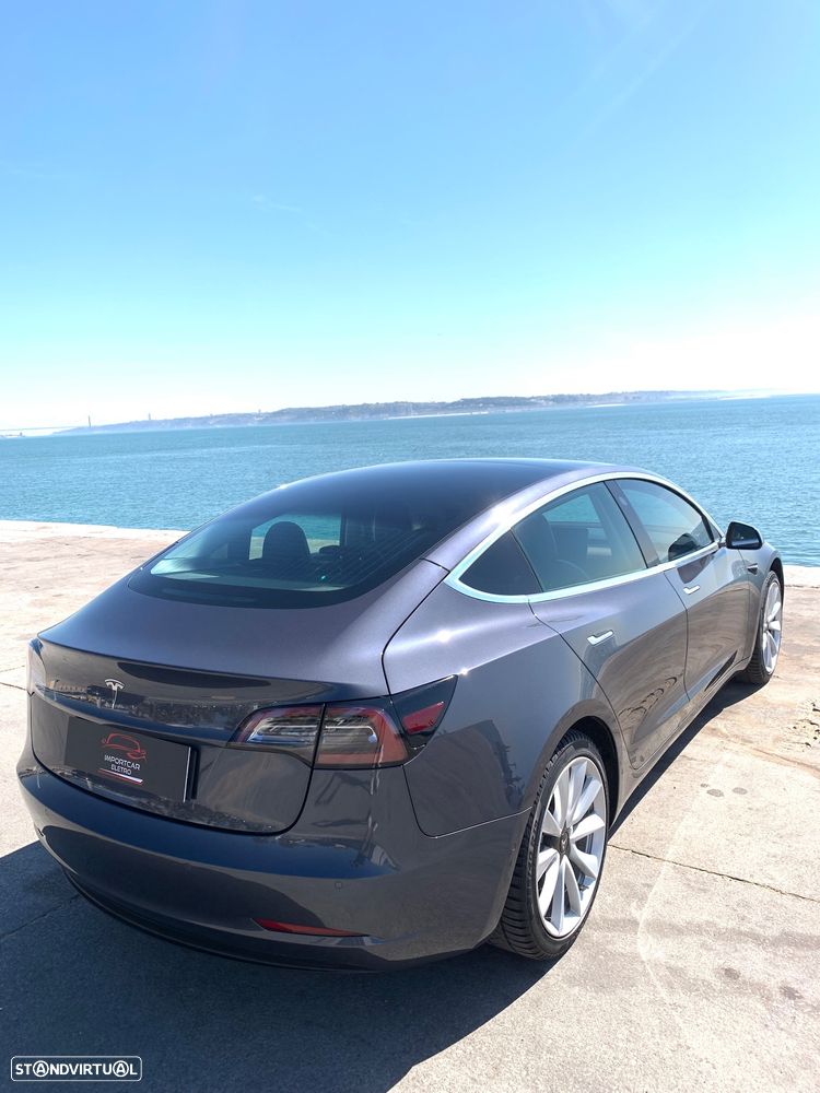 Tesla Model 3 Standard Range Plus RWD - 4