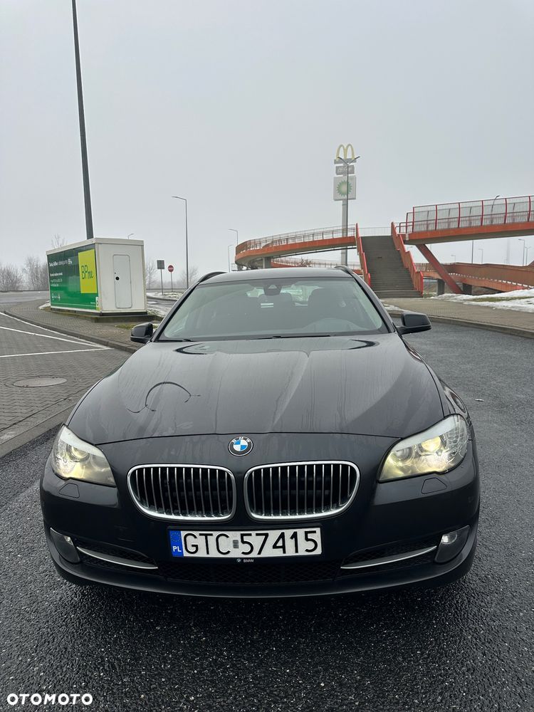 BMW Seria 5 525d xDrive - 2