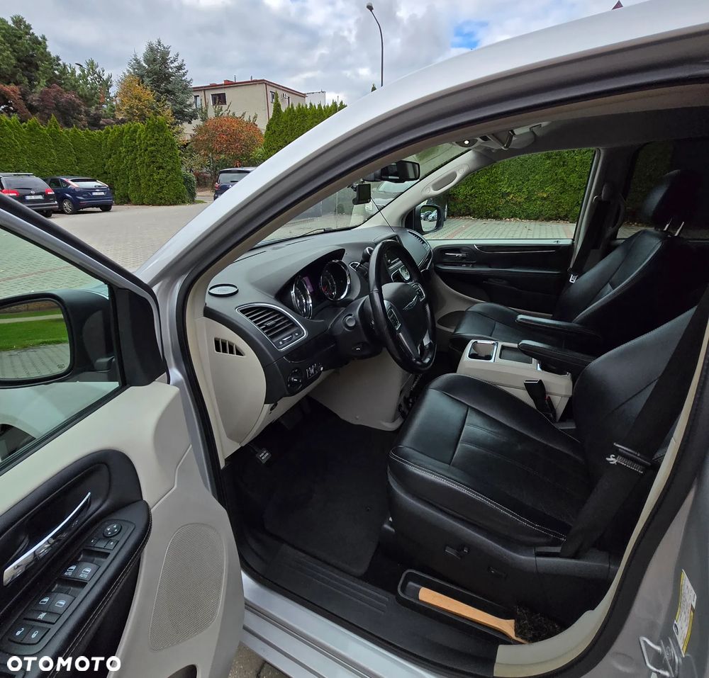 Chrysler Town & Country 3.6 Touring - 5