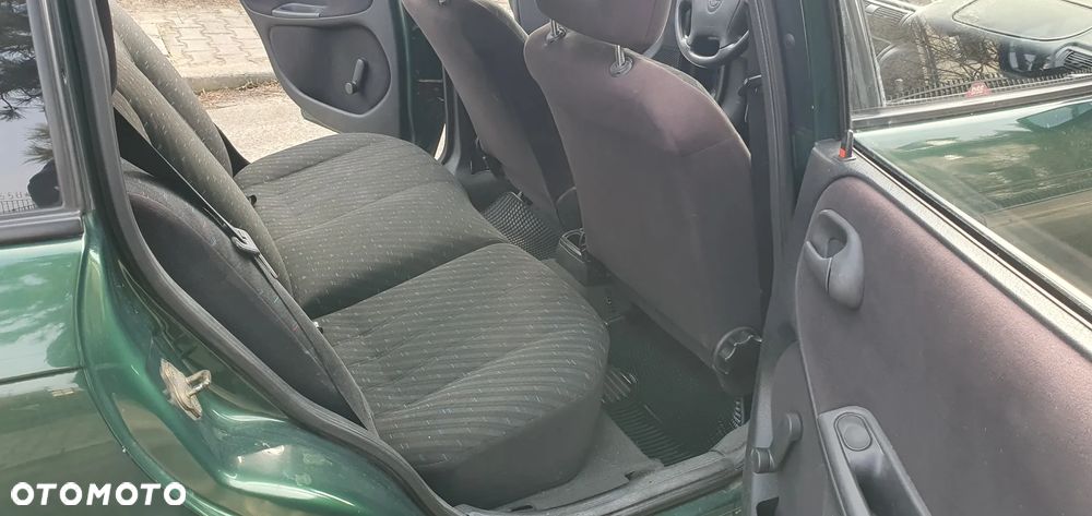 Opel Astra 1.4 Base - 12