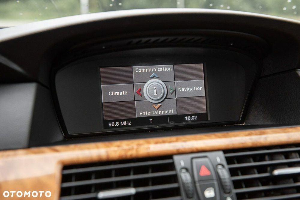 BMW Seria 5 523i Edition Sport - 21