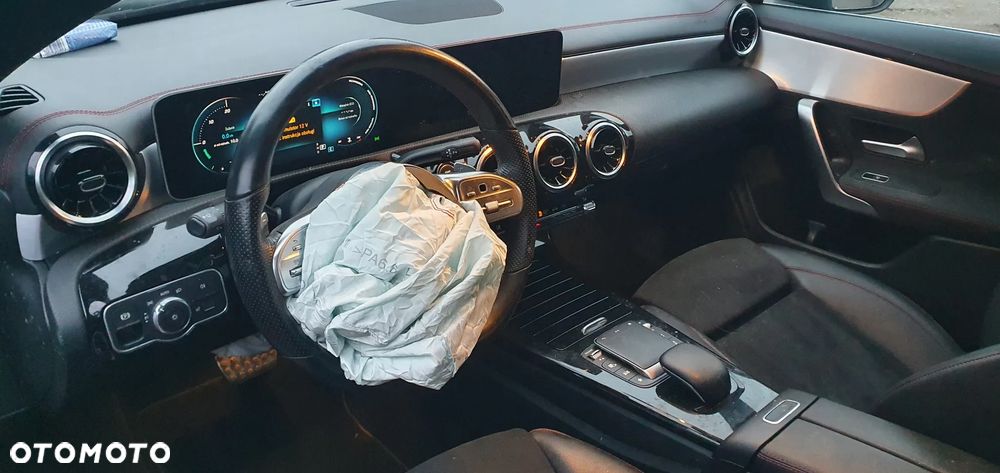 Mercedes-Benz CLA - 10