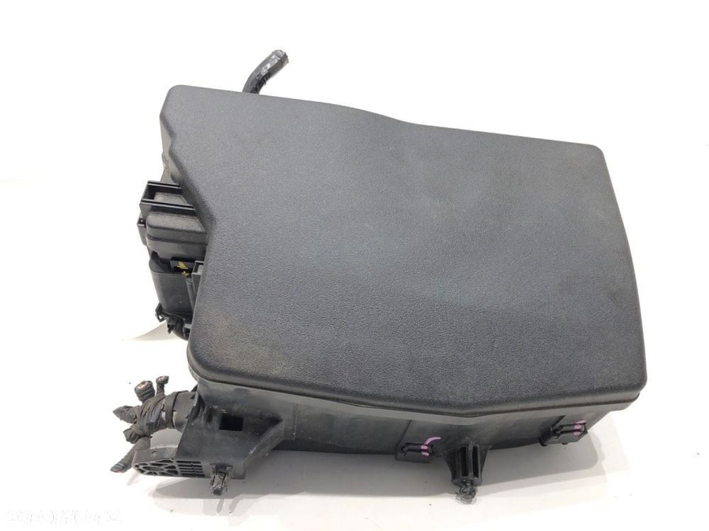 SKRZYNKA BEZPIECZNIKÓW - 347.00 PLN - TOYOTA AURIS Kombi (_E18_) 2013 - 2018 1.6 D4-D (WWE185_) 82 - 1