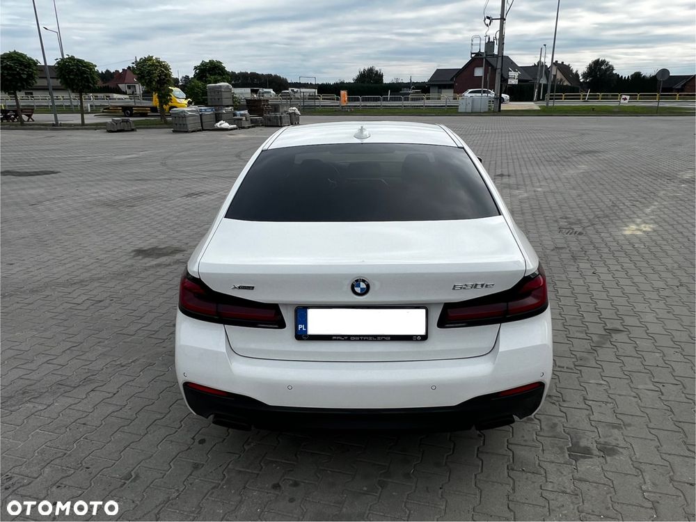 BMW Seria 5 530e xDrive M Sport Edition - 7