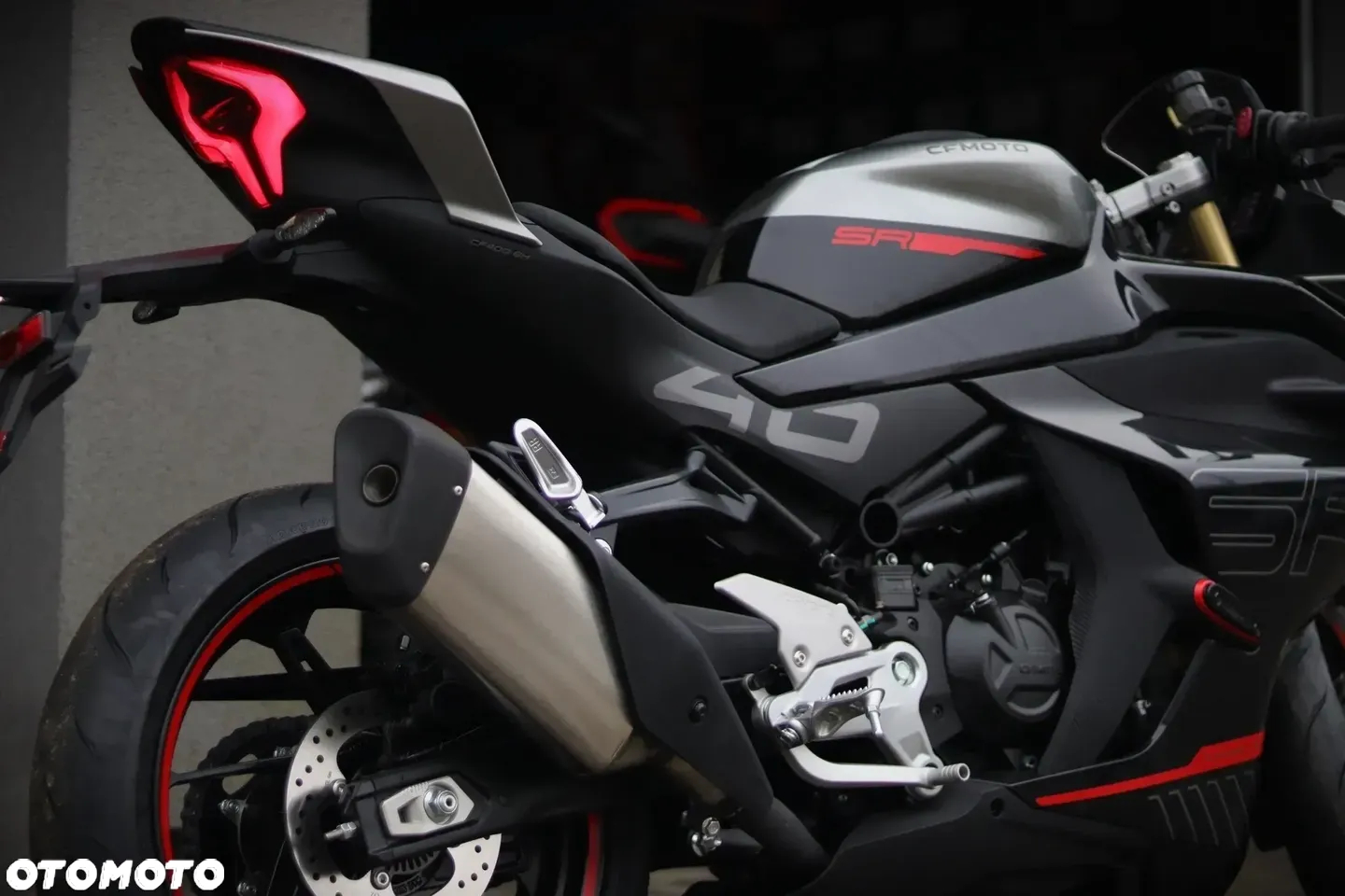 CFMoto SR - 9