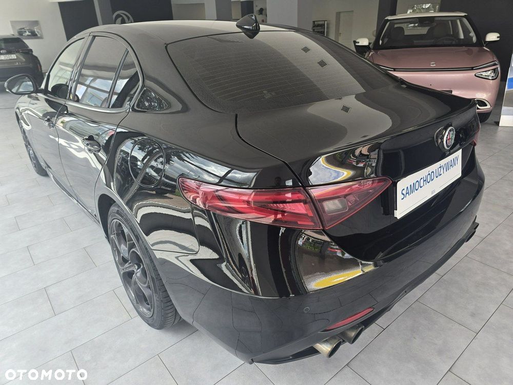 Alfa Romeo Giulia - 6