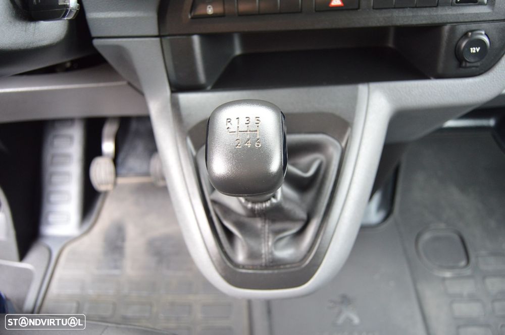 Peugeot Expert 2.0 BlueHDi L2H1 Semi-Vidrado - 41