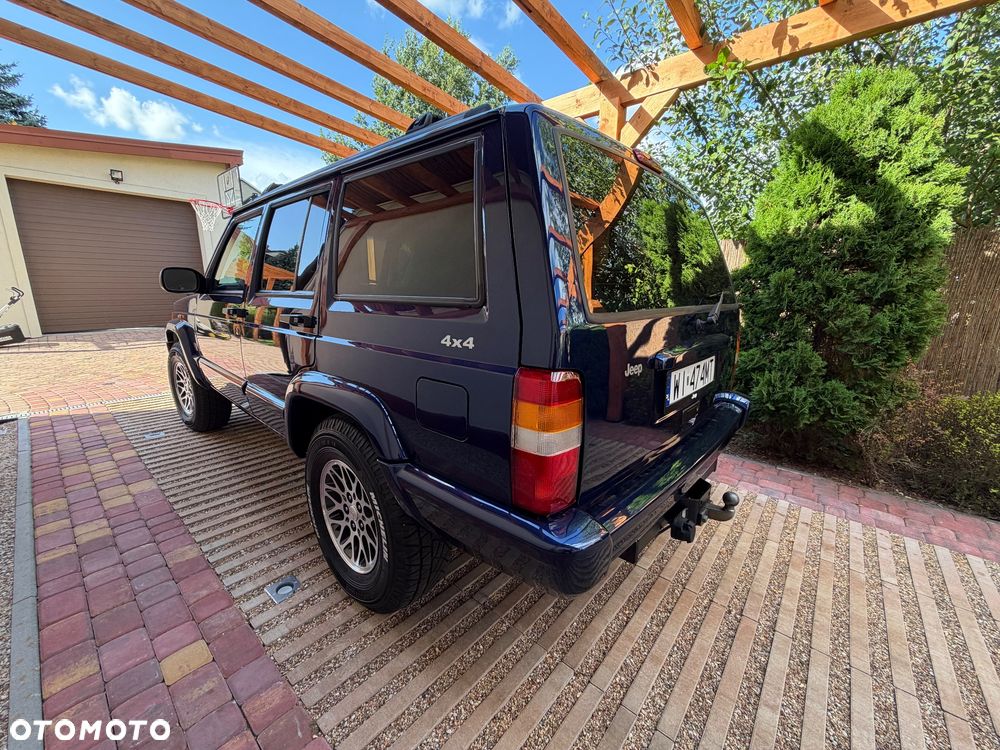 Jeep Cherokee - 13