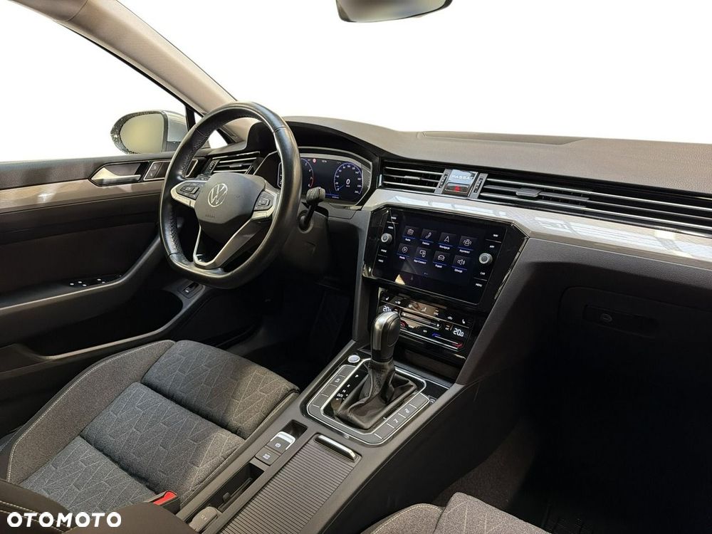 Volkswagen Passat - 29