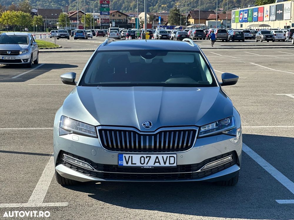 Skoda Superb Combi 2.0 TDI DSG Premium Edition - 2