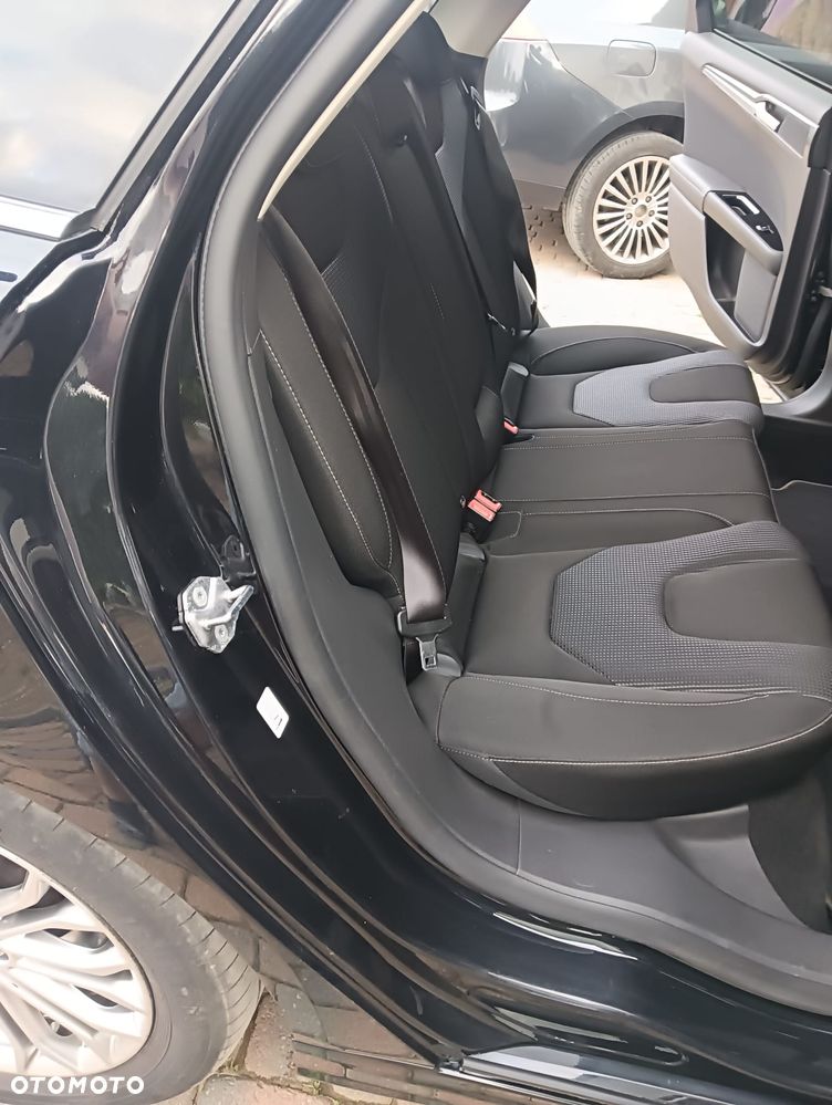 Ford Mondeo - 12