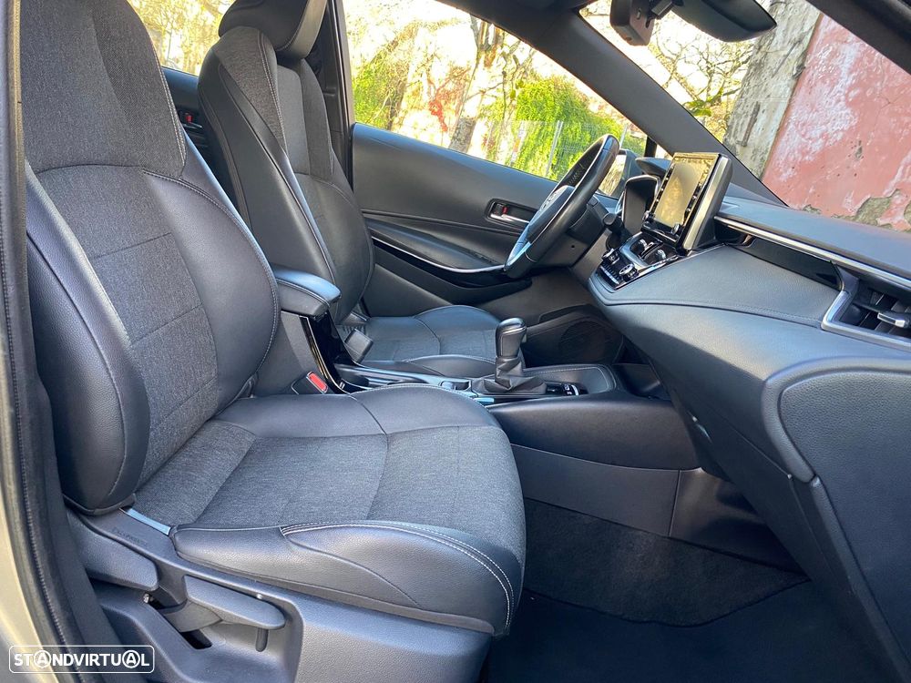 Toyota Corolla Touring Sports 1.8 Hybrid Comfort+P.Sport - 8