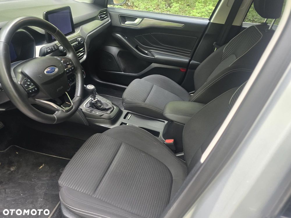 Ford Focus 1.0 EcoBoost Titanium ASS - 9
