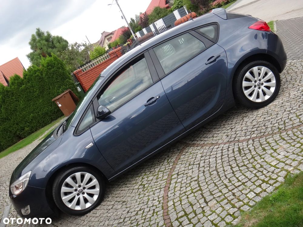 Opel Astra 1.6 Innovation - 22
