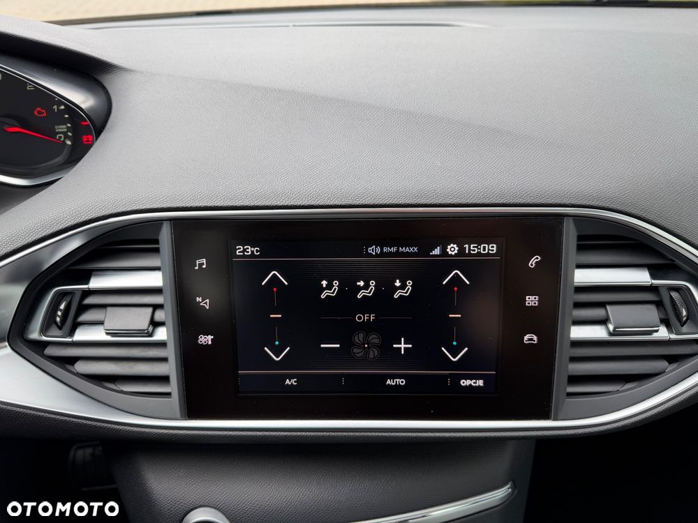 Peugeot 308 1.5 BlueHDi Allure S&S EAT6 - 33