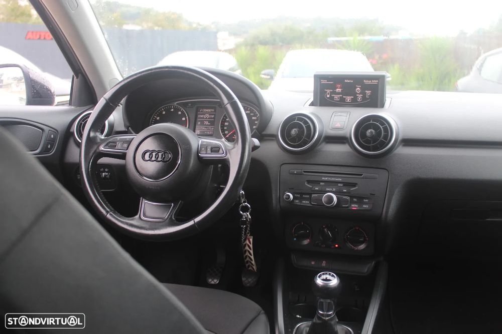 Audi A1 1.2 TFSI Attraction - 9