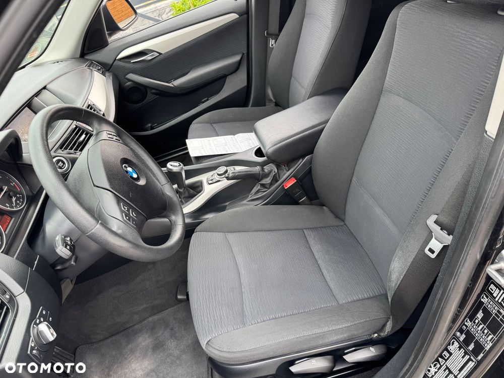 BMW X1 xDrive18d xLine - 17