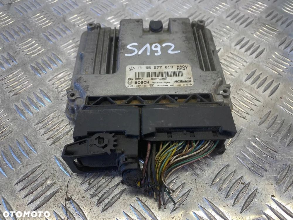 KOMPUTER STEROWNIK MODUŁ SILNIKA OPEL ASTRA H 1.7 CDTI 55577619 - 2